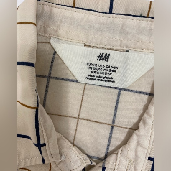 LIKE NEW H&M KIDS BUTTON DOWN SHIRT - Picture 3 of 8